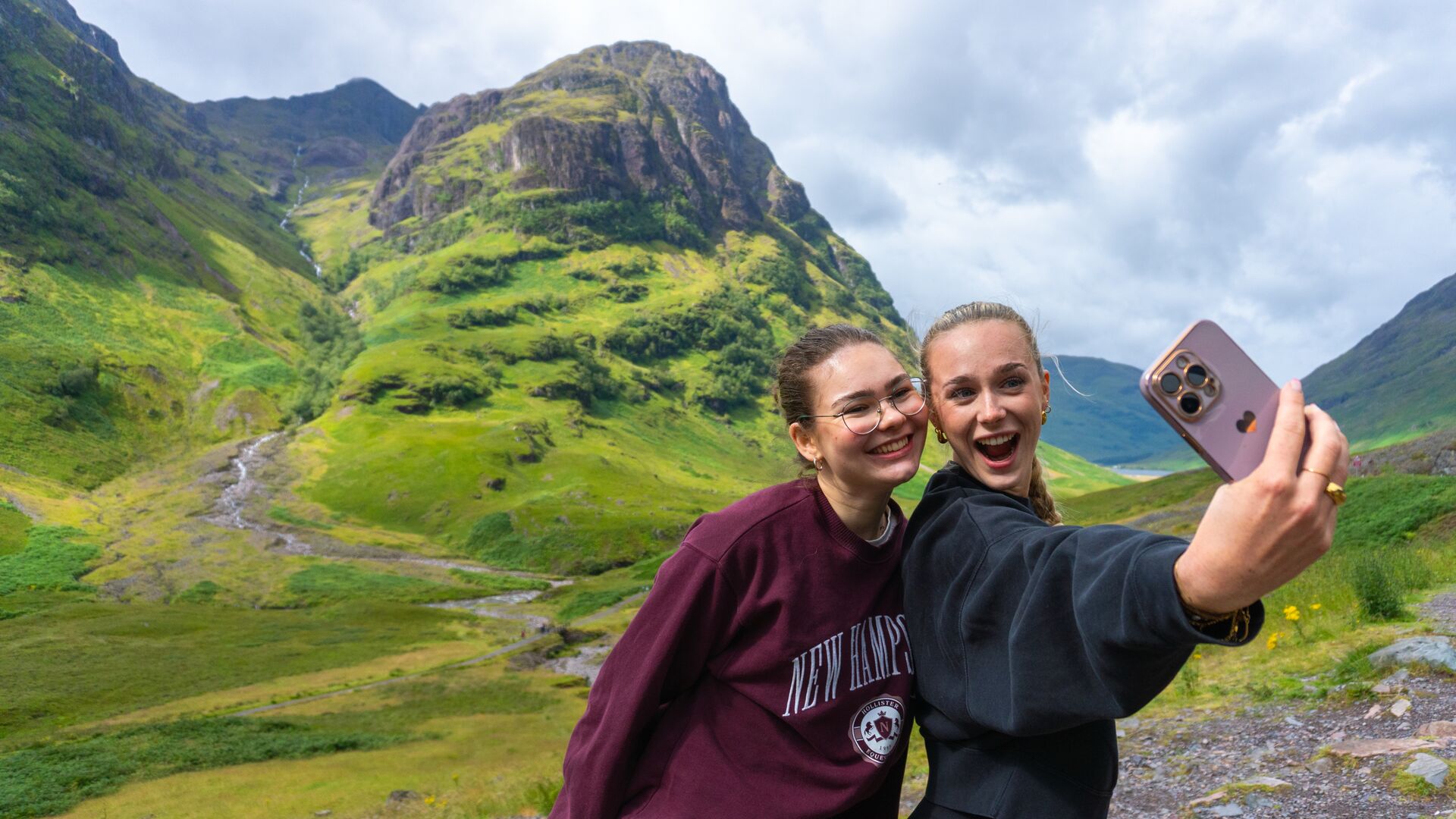 large-friends-taking-a-selfie-at-glen-coe-1