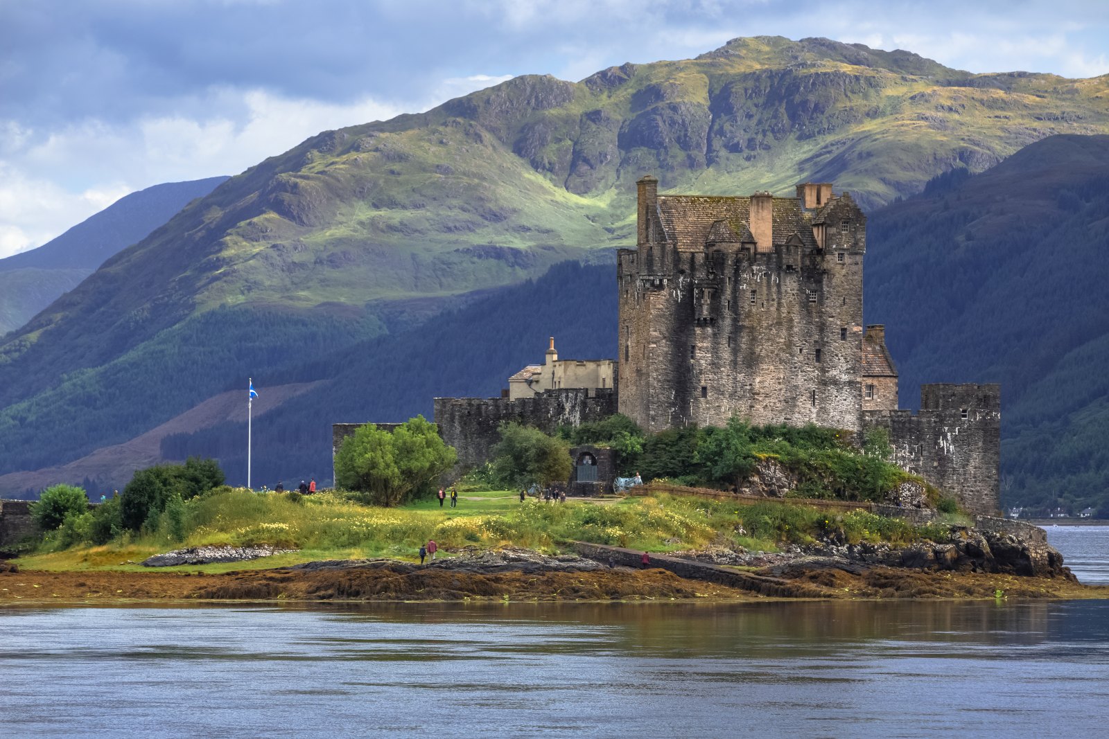 Top 10 FAQs about taking a tour in Scotland